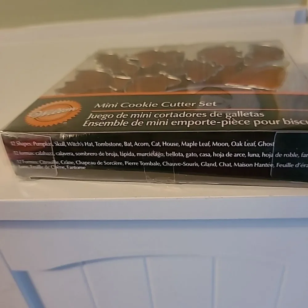 Wilton Mini Cookie Cutter Set - Picture 4 of 7